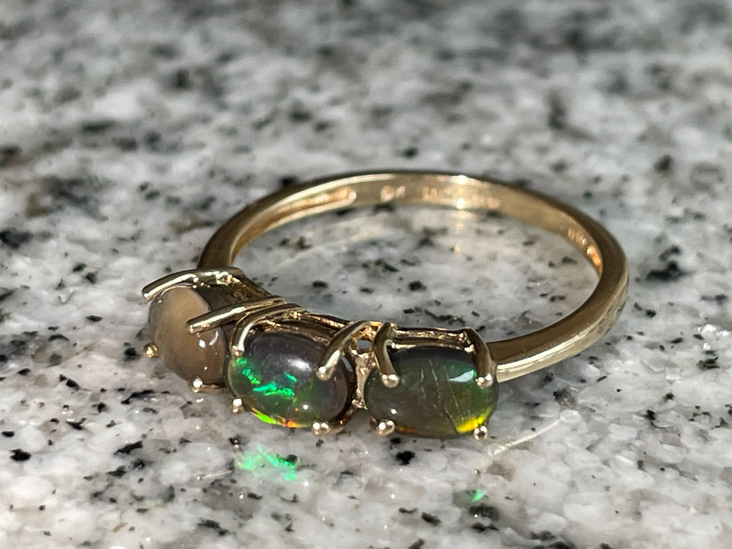 9ct gold Diopside Ammolite ring - The Goldfinch Collection