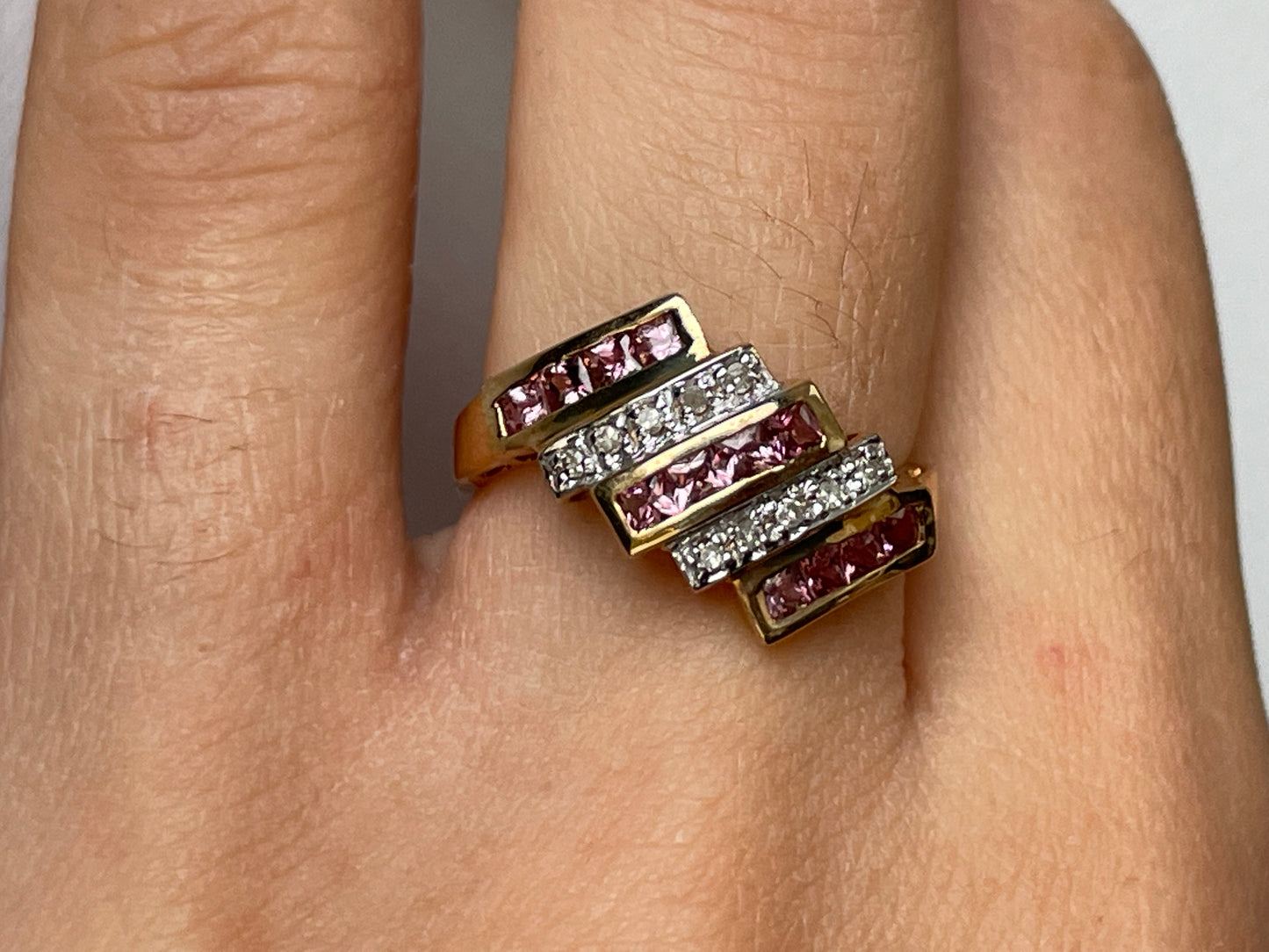 Alternating pink sapphire and diamond ring - The Goldfinch Collection