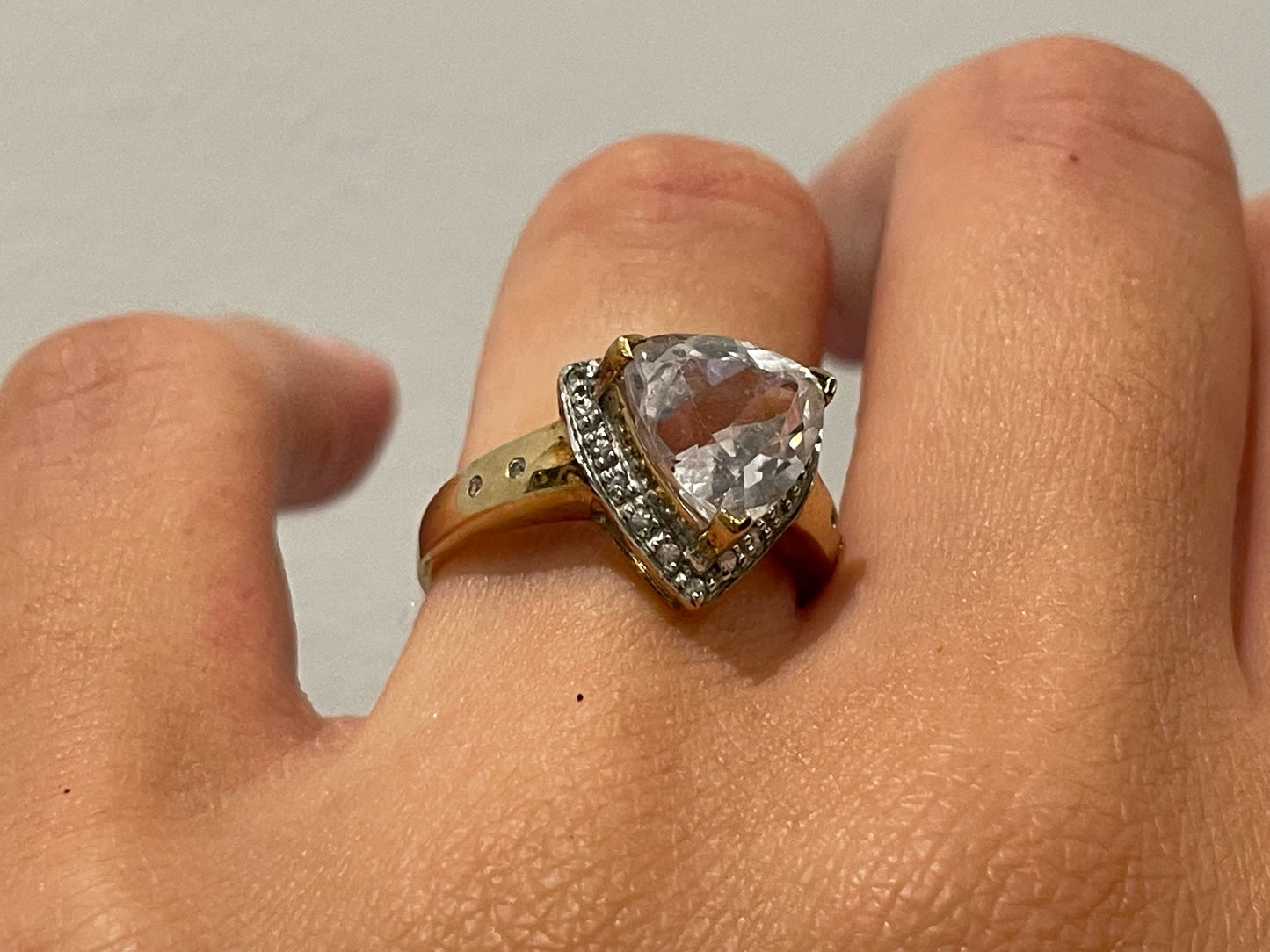 Vintage cocktail ring with trillion cut rose quartz and diamonds - The Goldfinch Collection