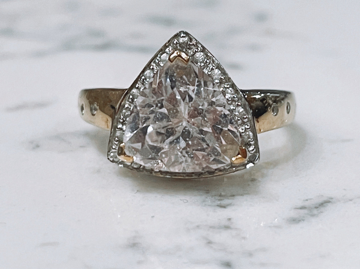 Vintage cocktail ring with trillion cut rose quartz and diamonds - The Goldfinch Collection