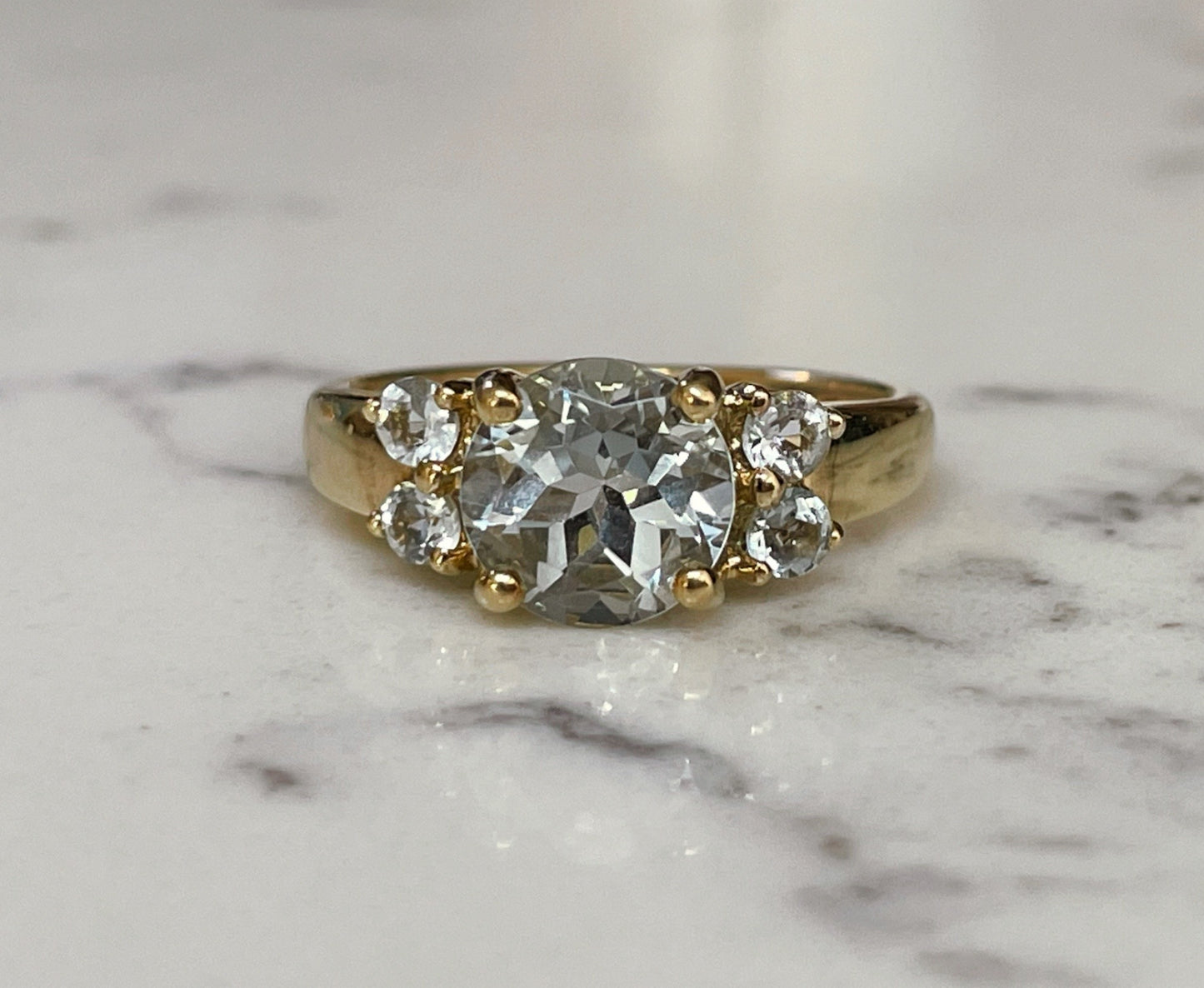 9ct gold ring with Aquamarine - The Goldfinch Collection