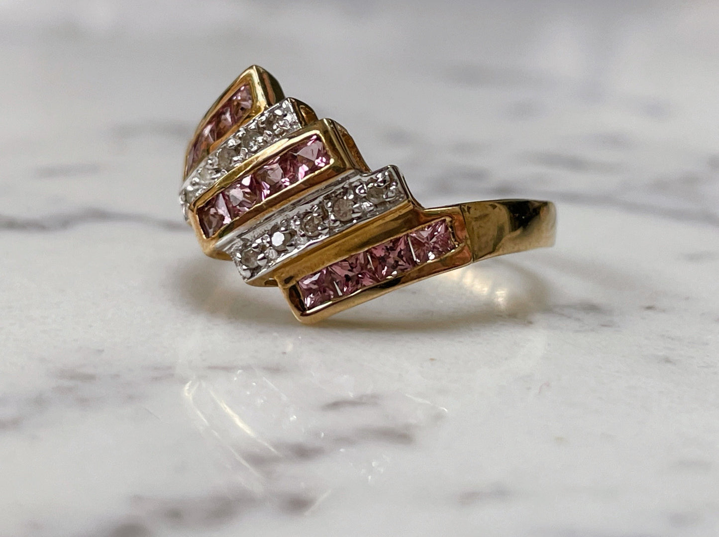 Alternating pink sapphire and diamond ring - The Goldfinch Collection