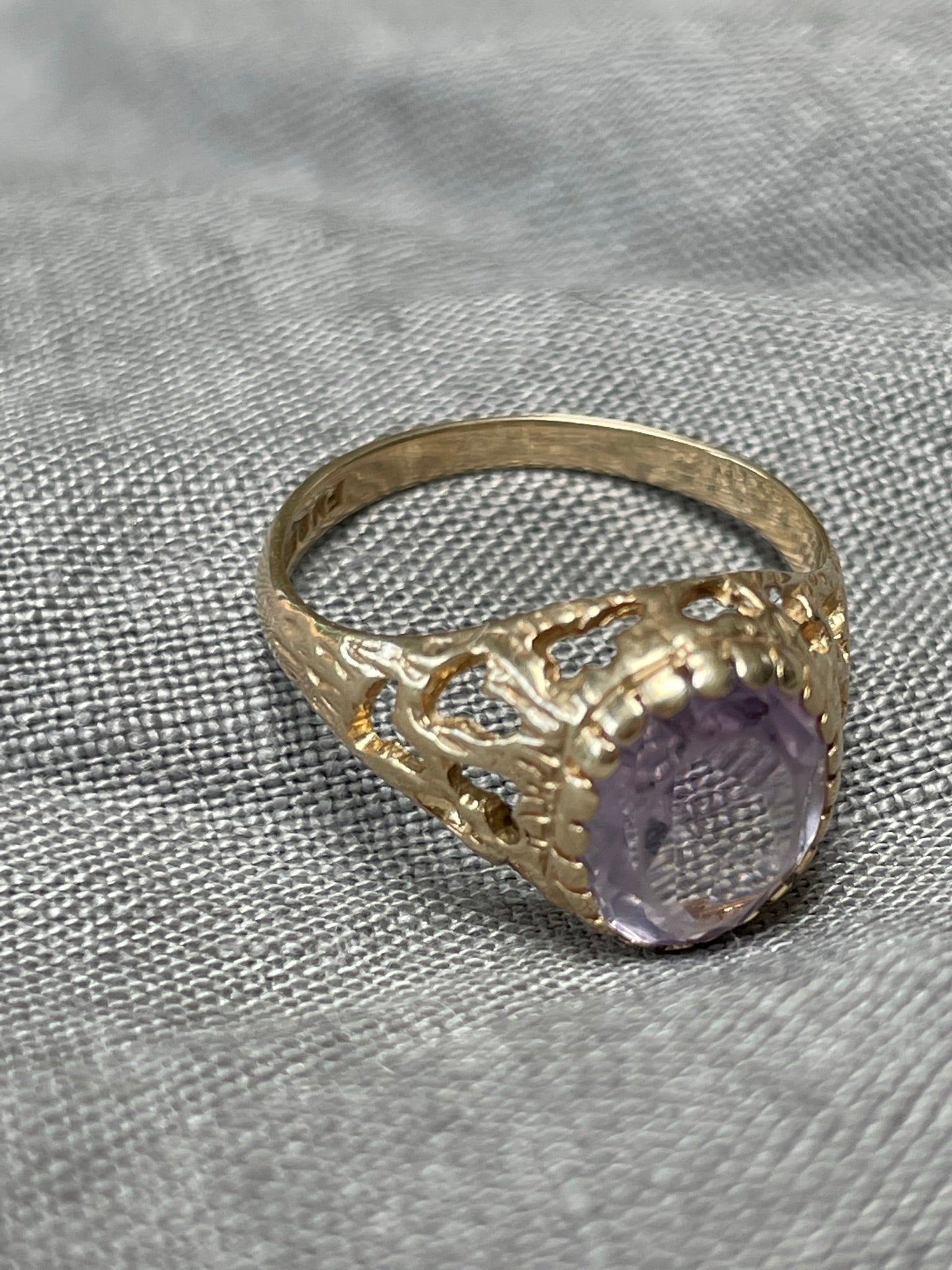 Vintage 9ct yellow gold with amethyst - The Goldfinch Collection