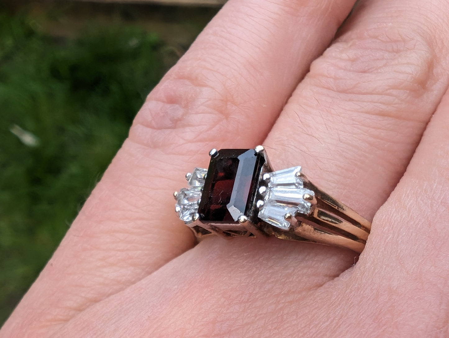 9ct gold red garnet gold ring - The Goldfinch Collection