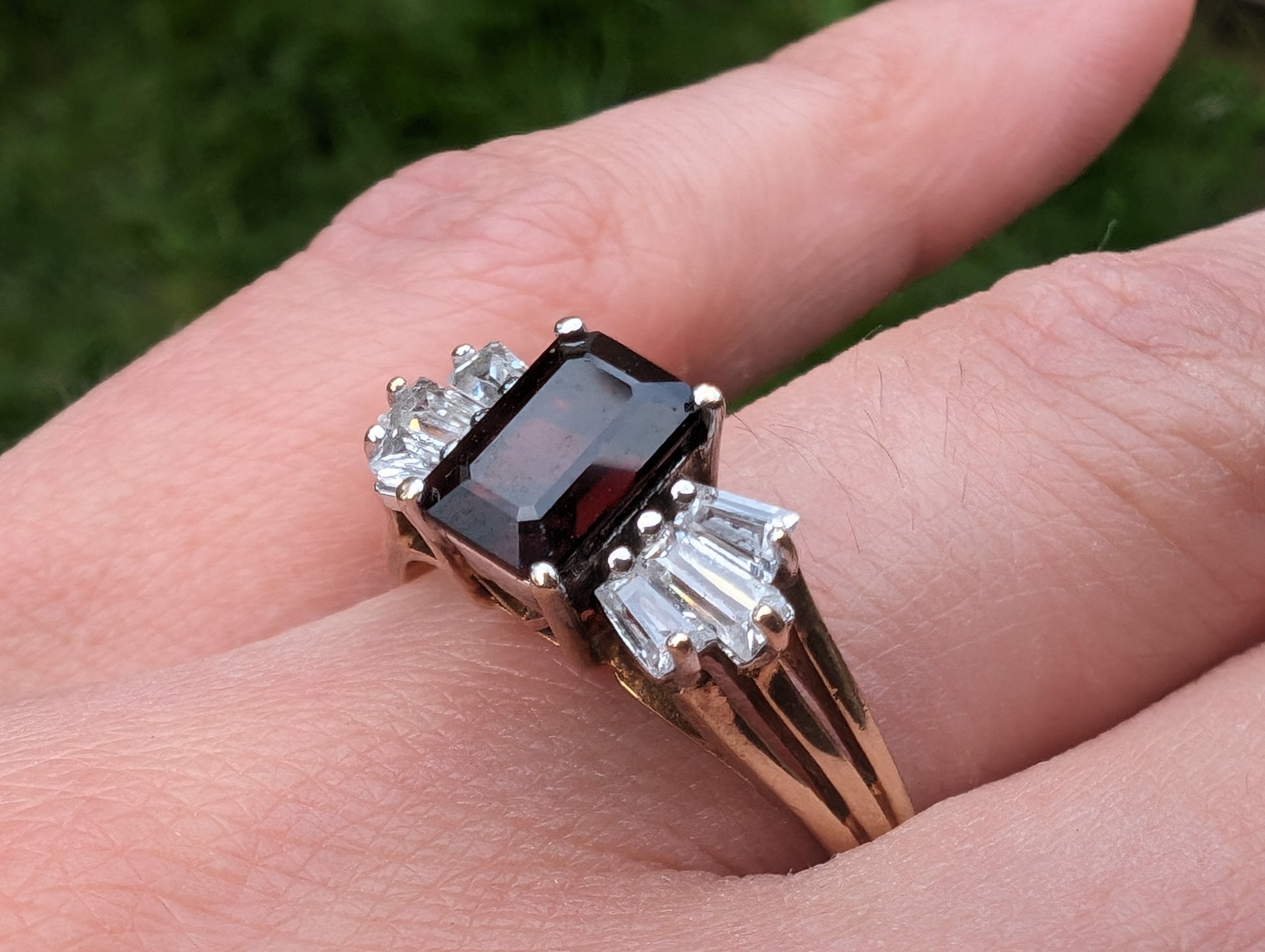 9ct gold red garnet gold ring - The Goldfinch Collection