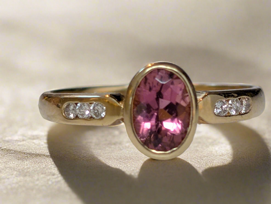18ct yellow gold Tourmaline and Diamond Solitaire Ring