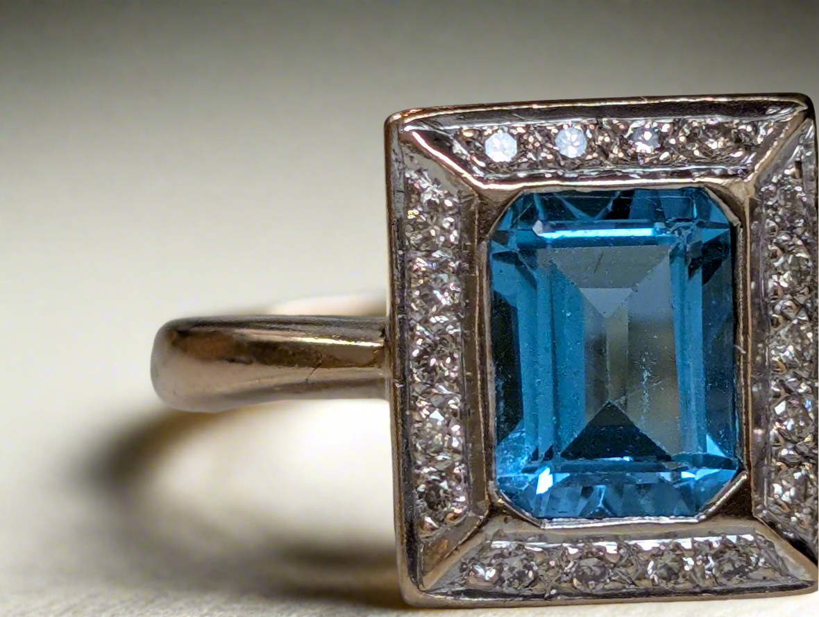 9ct Yellow Gold Vintage Ring with Natural Topaz and Diamond
