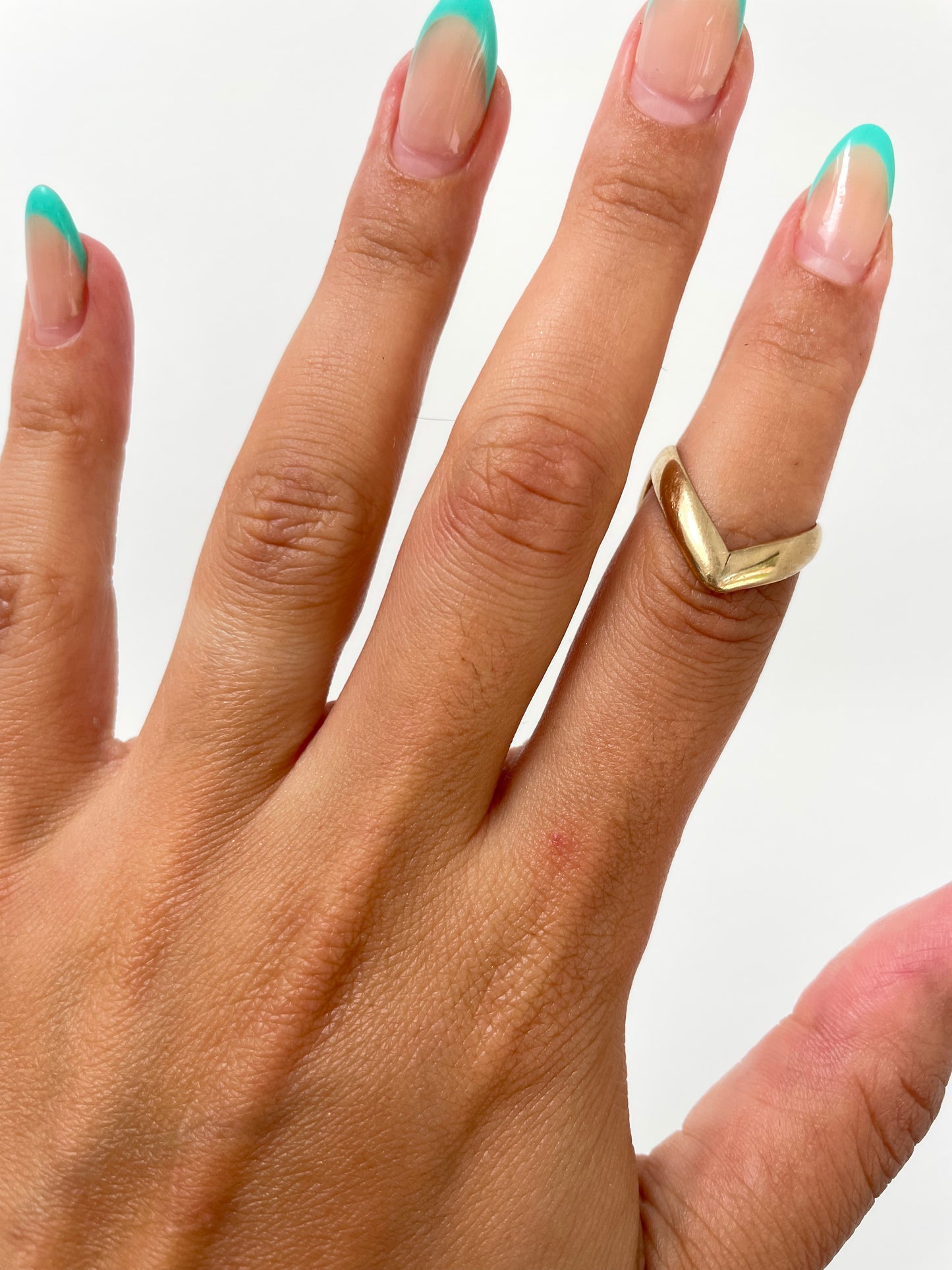 9ct yellow gold V-shape wishbone ring (1975) - The Goldfinch Collection