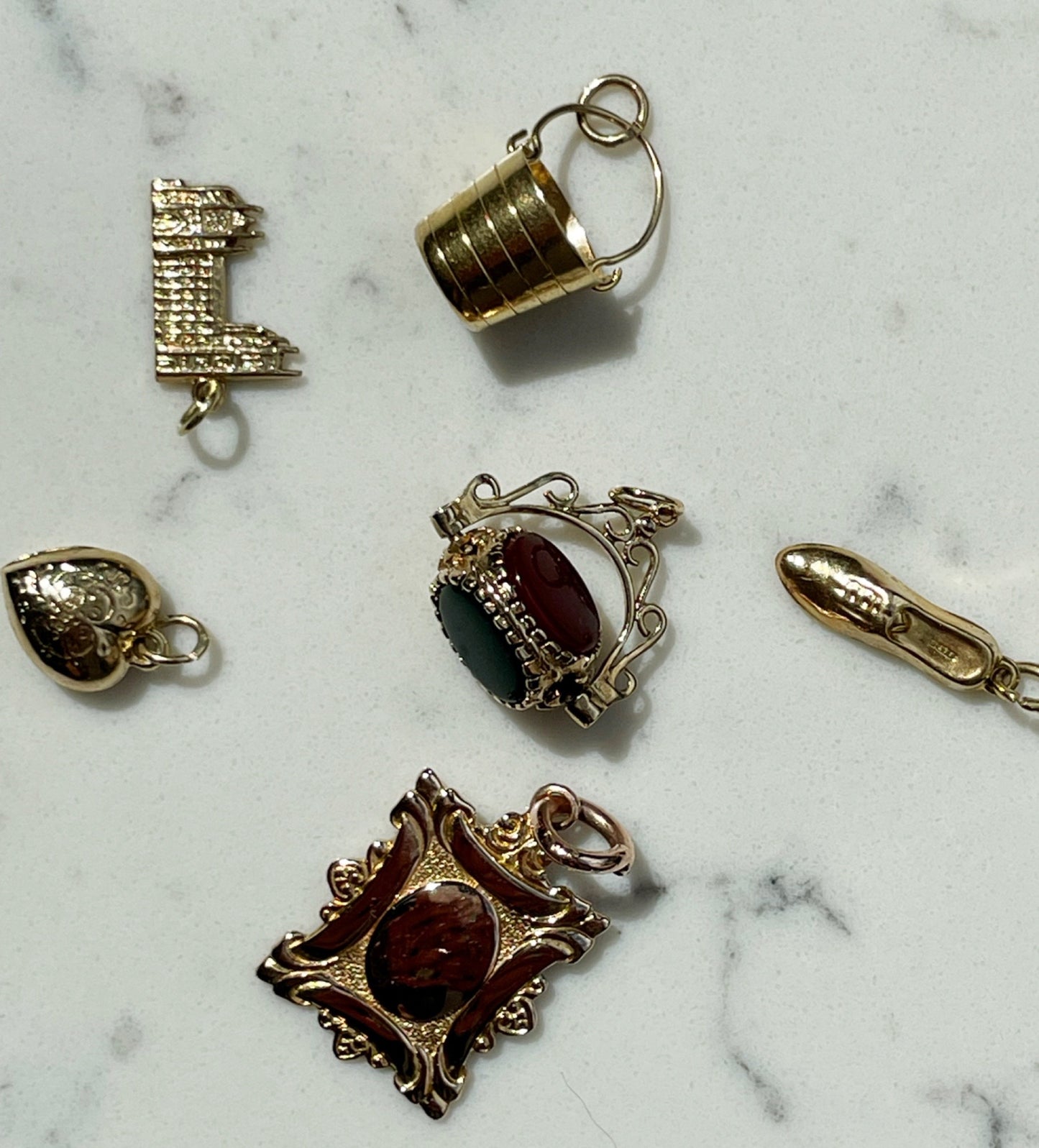 9ct Gold Fob Pendant Chester hallmarked 1927 - The Goldfinch Collection