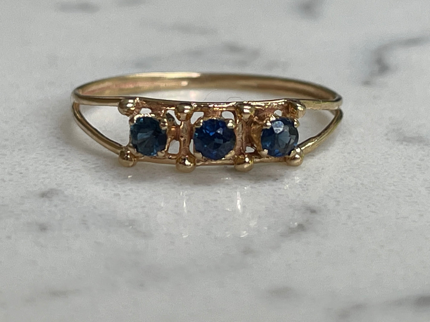9ct gold ring with sapphires - The Goldfinch Collection