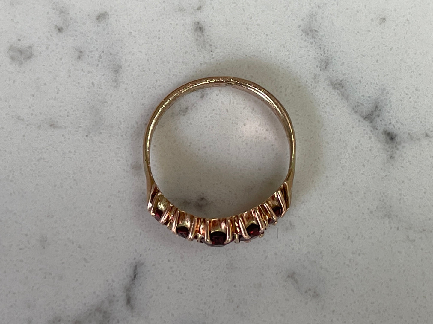 9ct gold ring with garnets - The Goldfinch Collection