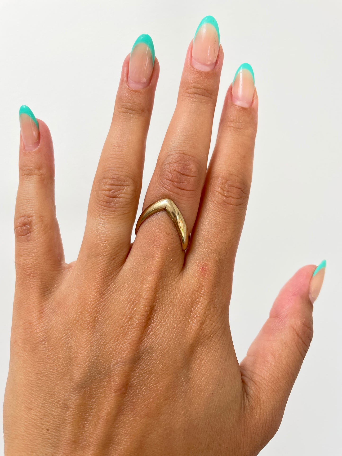 9ct yellow gold V-shape wishbone ring (1975) - The Goldfinch Collection