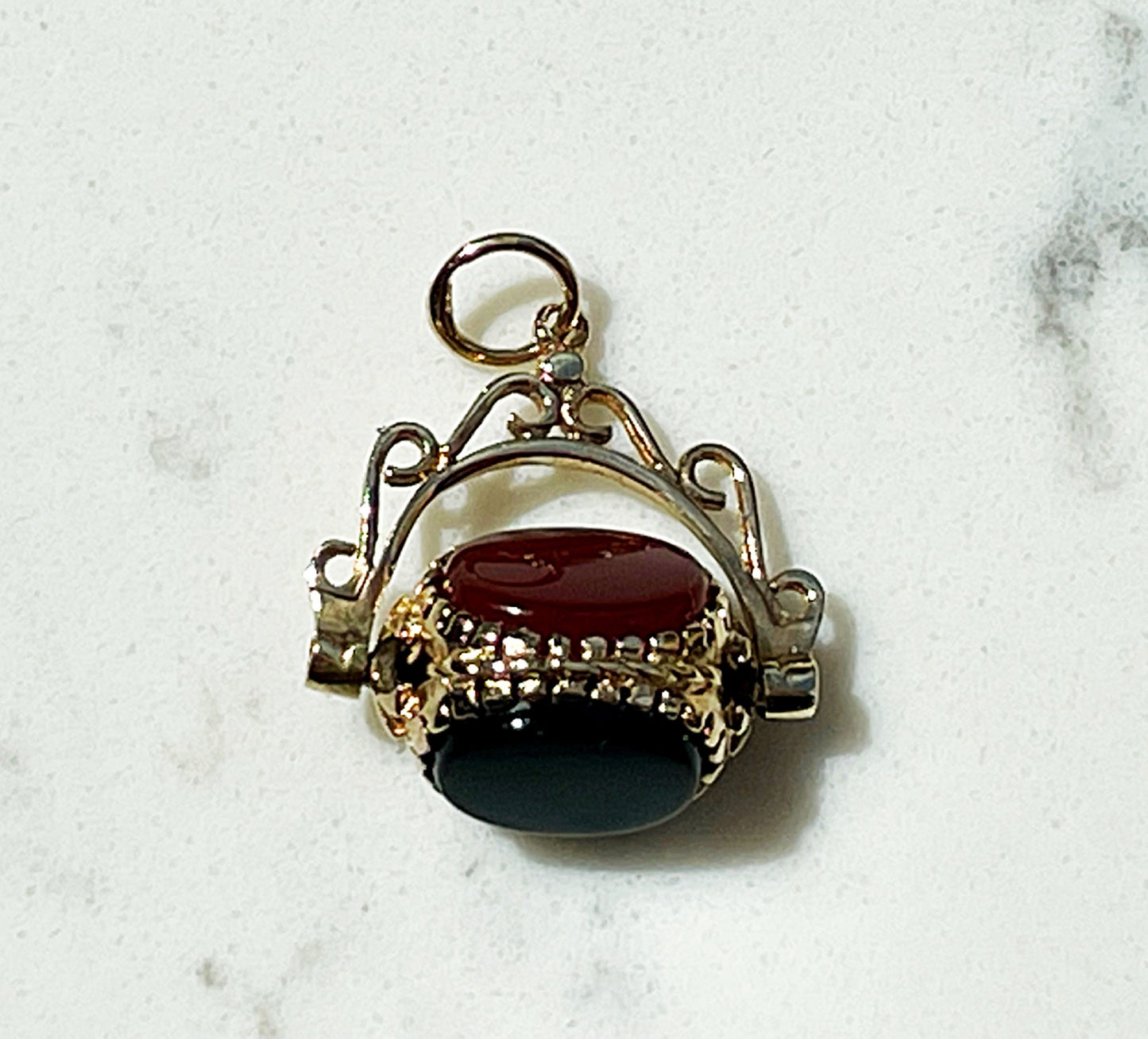 9ct Gold Spinner Pendant - The Goldfinch Collection