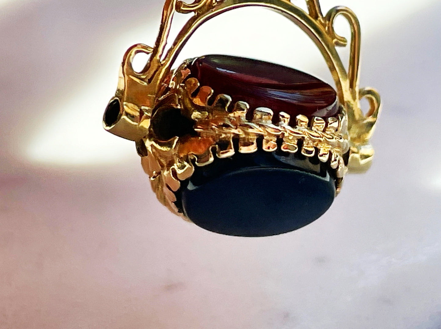 9ct Gold Spinner Pendant - The Goldfinch Collection