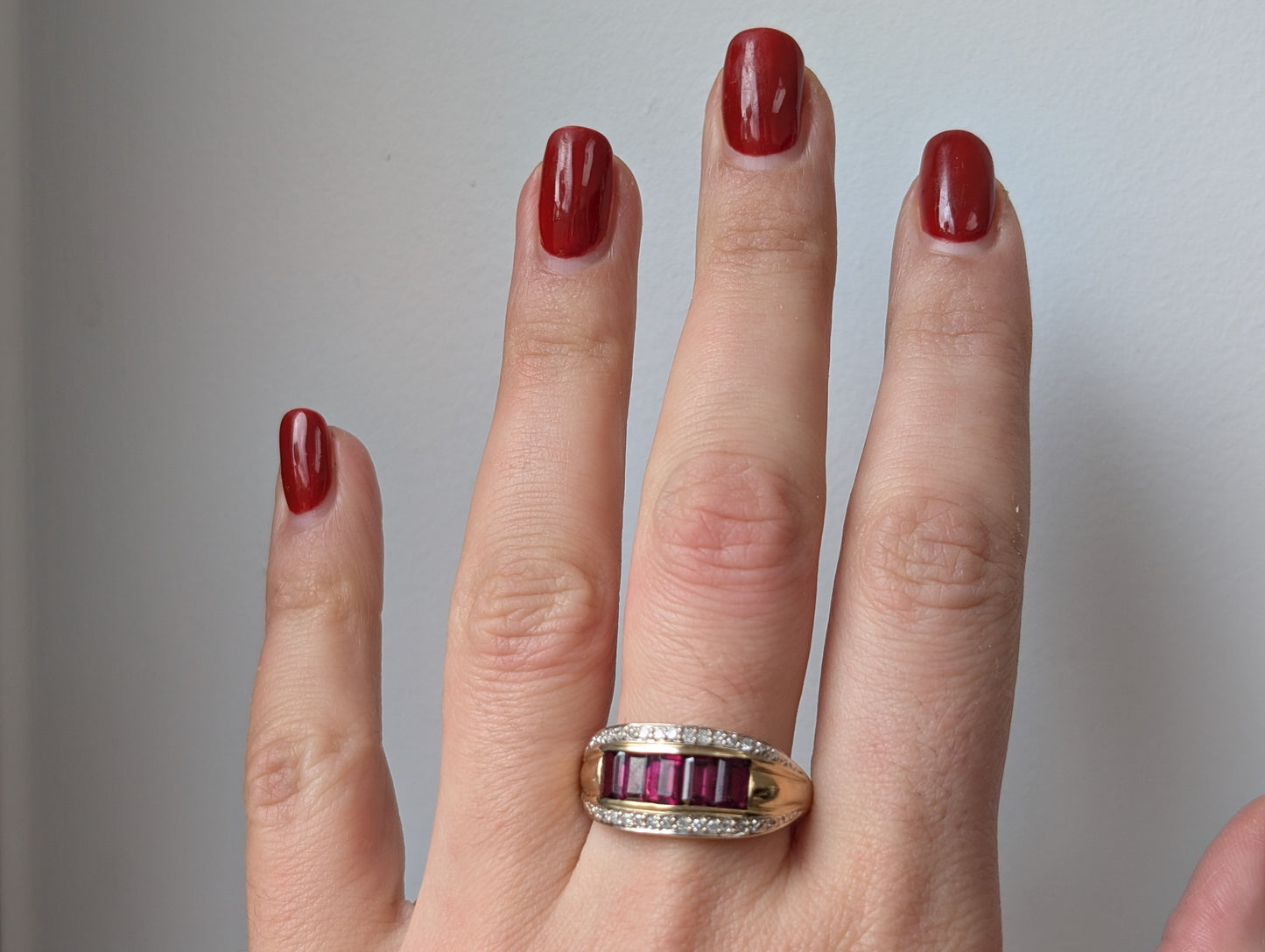 9ct yellow gold Garnet and Diamond cluster ring