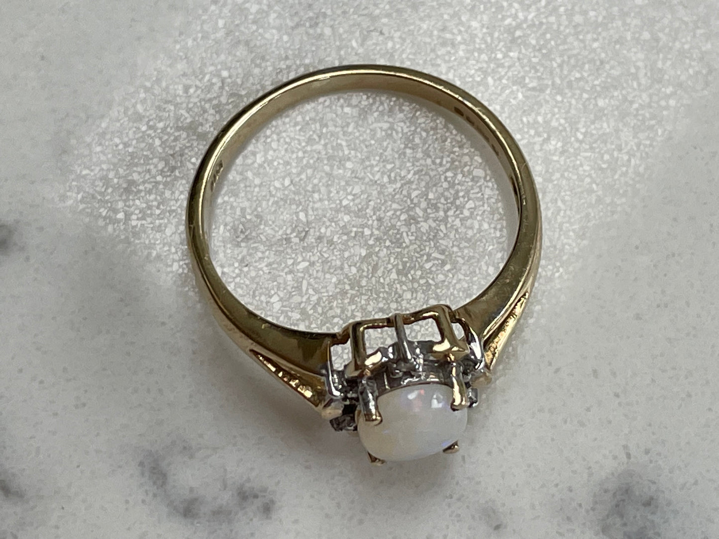 Australian Opal 9ct gold ring - The Goldfinch Collection