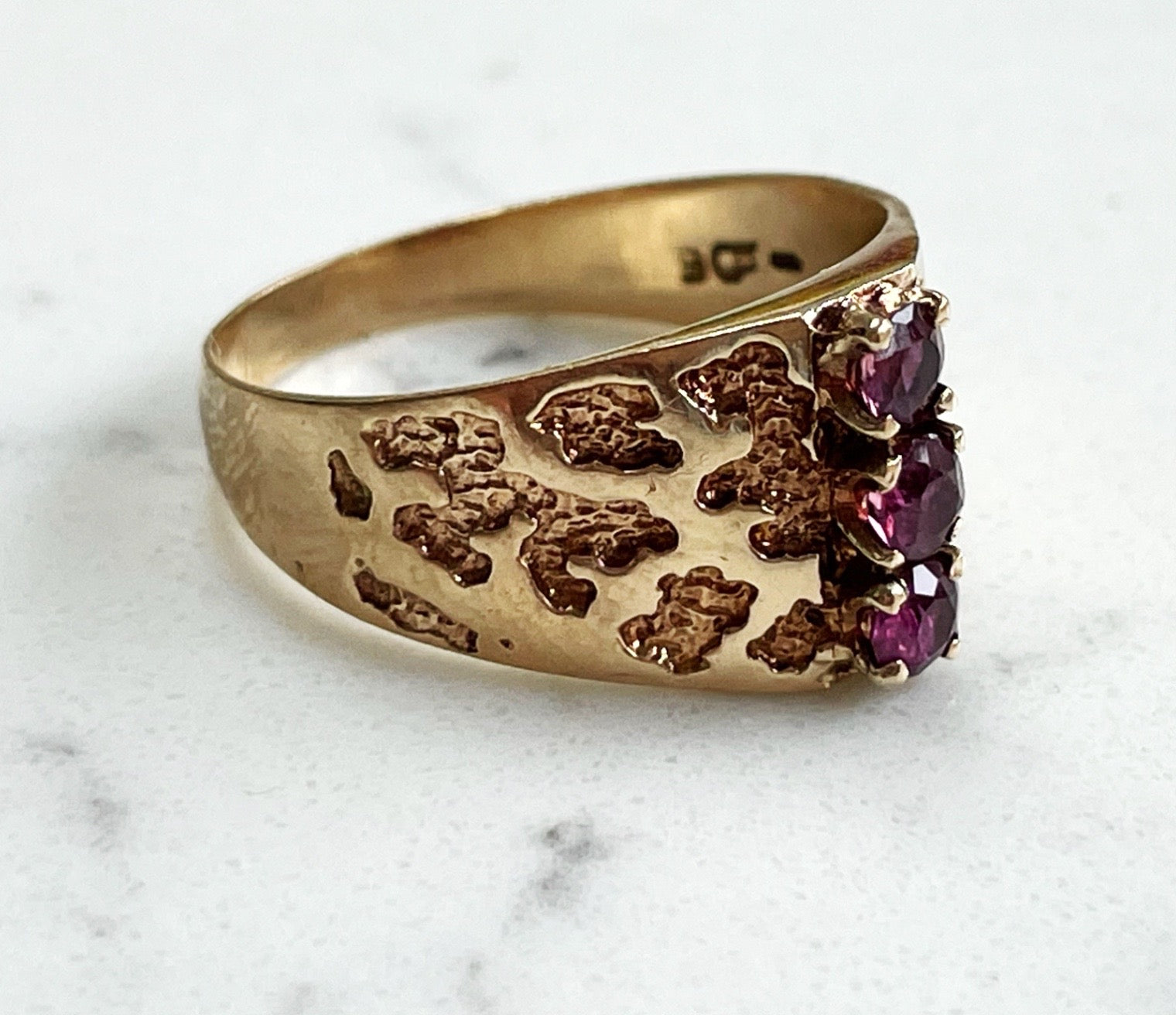 9ct gold ring with rubies - The Goldfinch Collection
