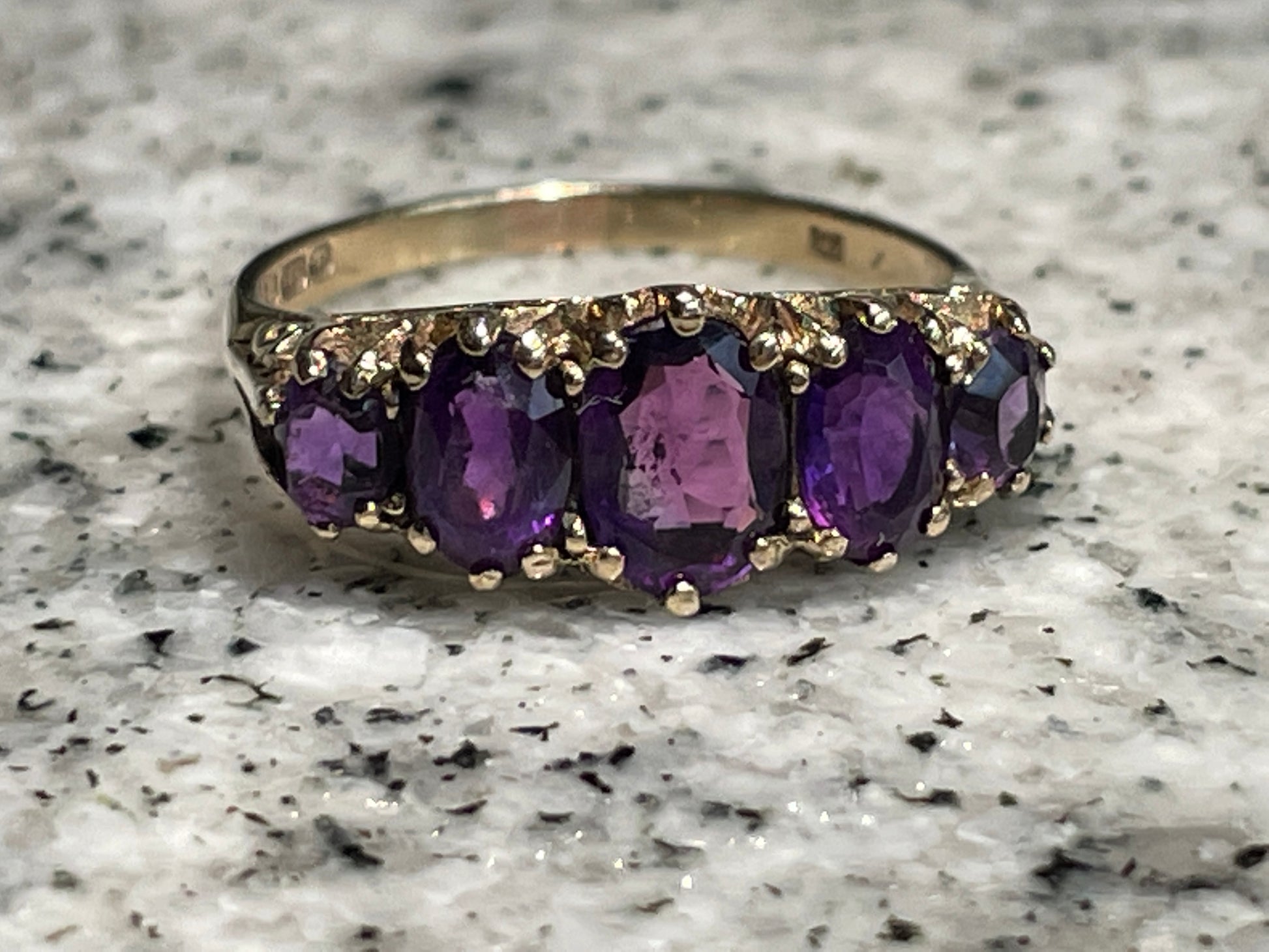 Purple Amethyst 9ct Gold Ring - The Goldfinch Collection