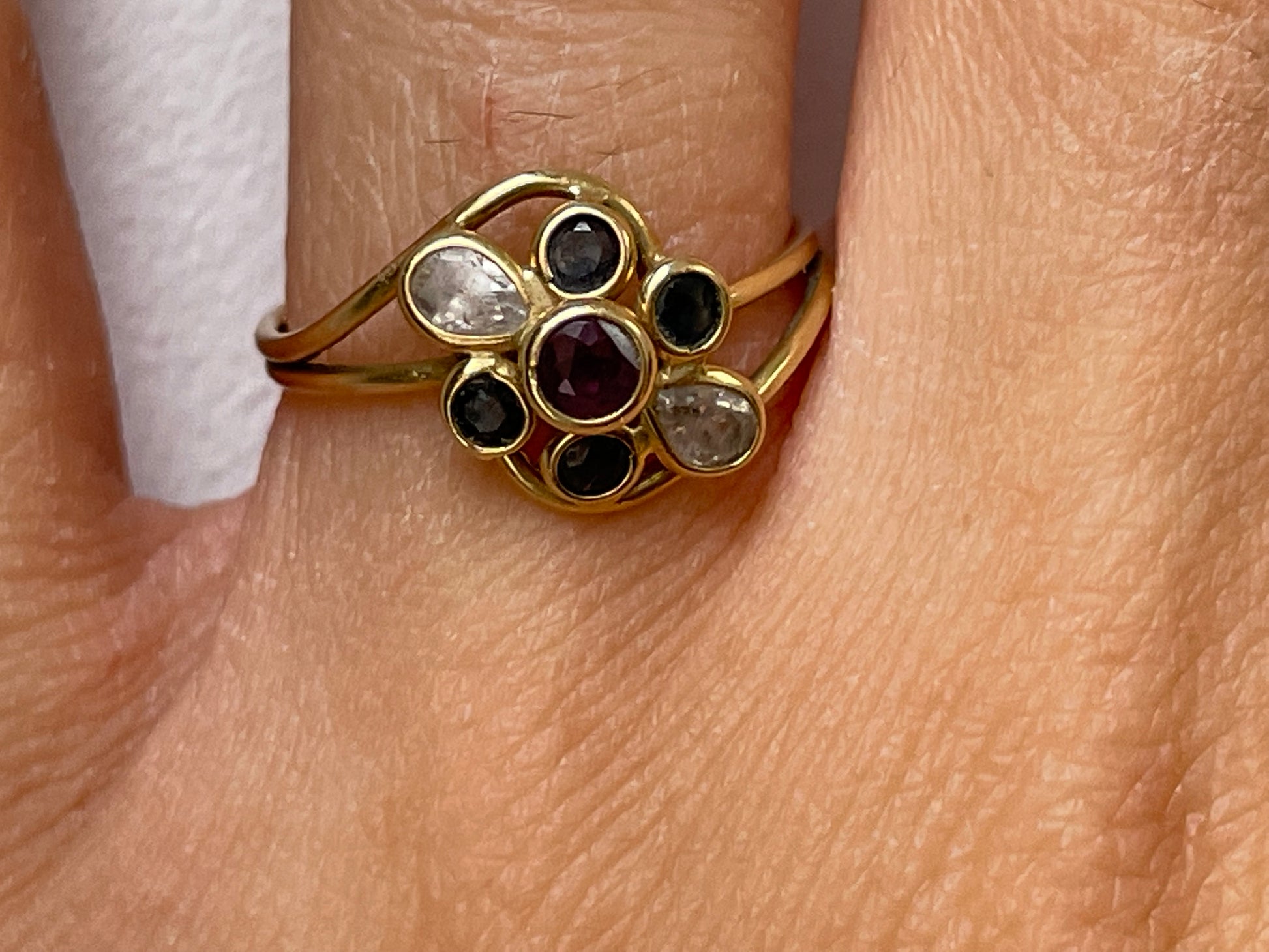 18ct solid gold ring with garnet and white and blue sapphires - The Goldfinch Collection