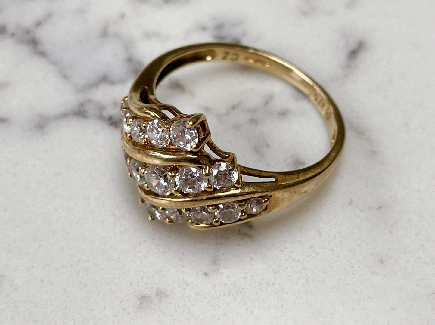 9ct sold gold cubic zirconia ring - The Goldfinch Collection