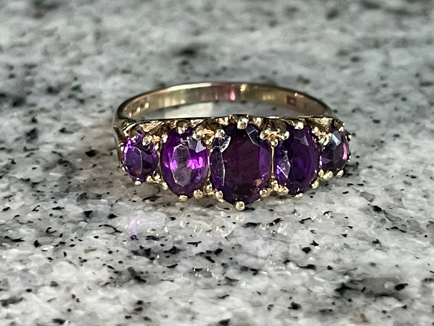 Purple Amethyst 9ct Gold Ring - The Goldfinch Collection