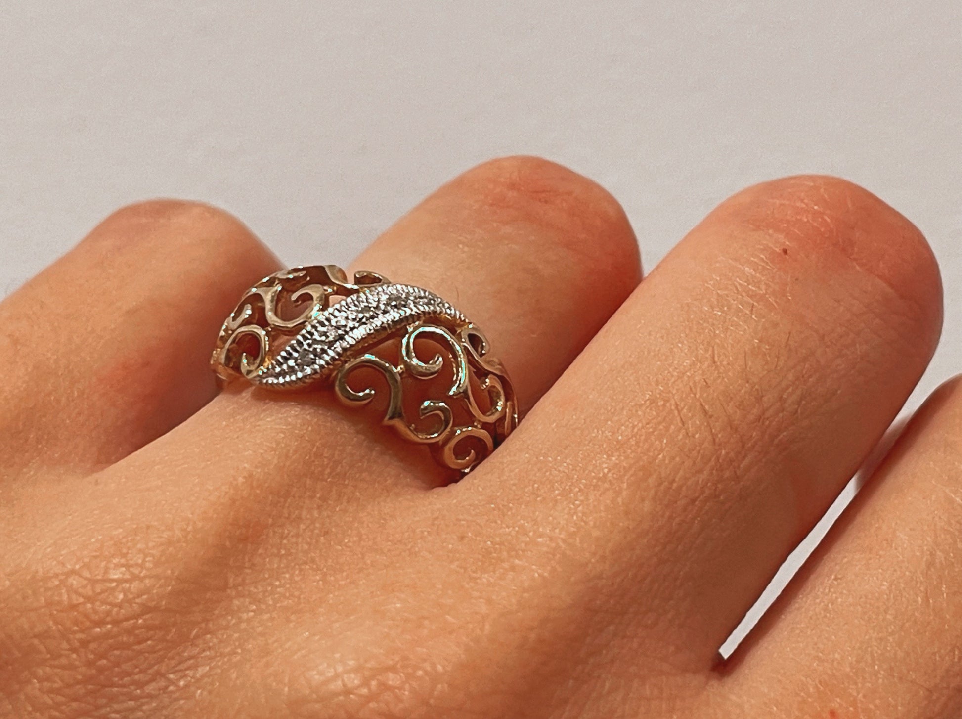 9ct solid yellow gold open work filigree diamond band ring. - The Goldfinch Collection