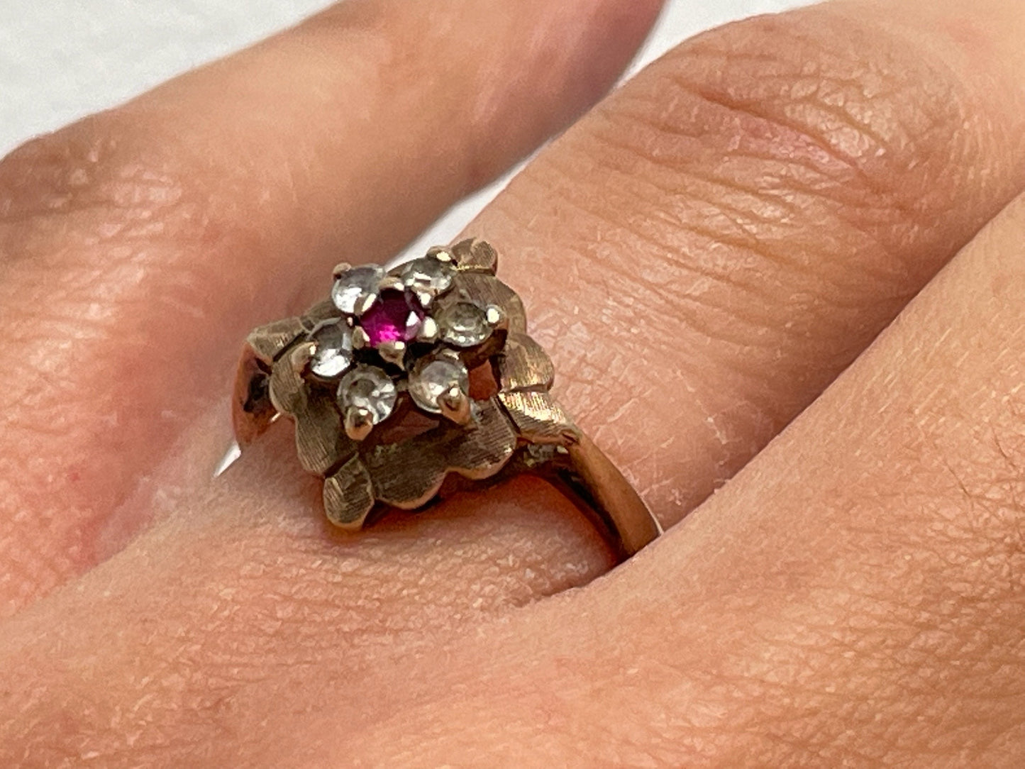 9ct yellow gold floral ring  with garnet and diamond paste - The Goldfinch Collection