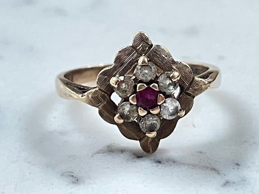 9ct yellow gold floral ring  with garnet and diamond paste - The Goldfinch Collection