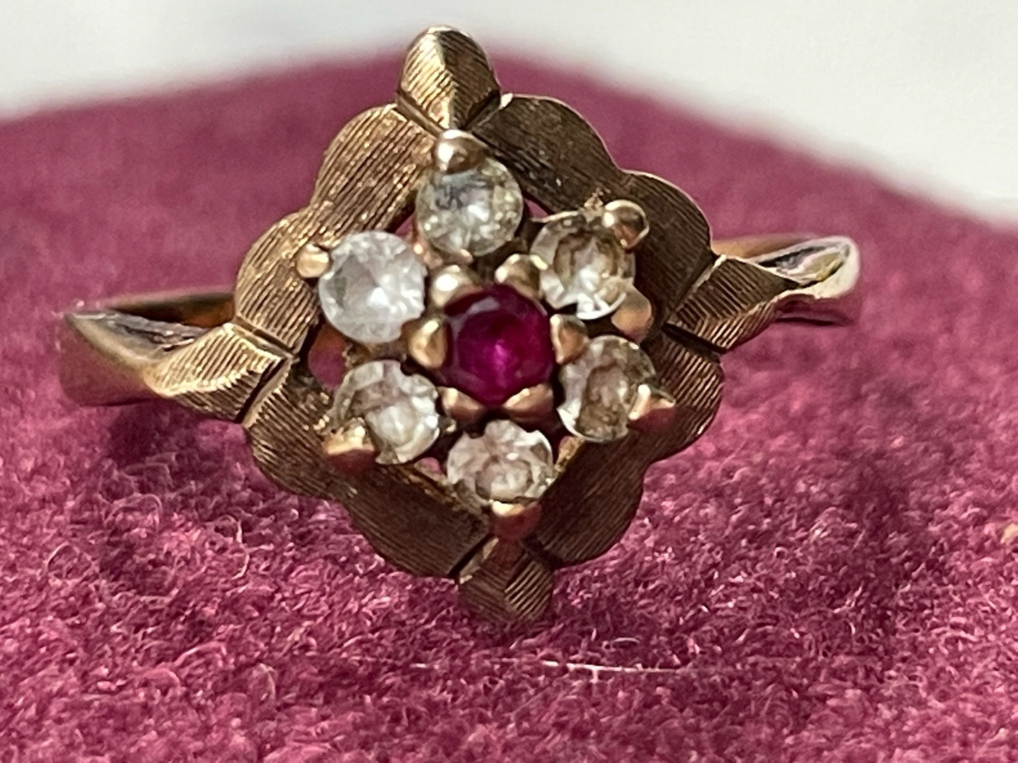 9ct yellow gold floral ring  with garnet and diamond paste - The Goldfinch Collection