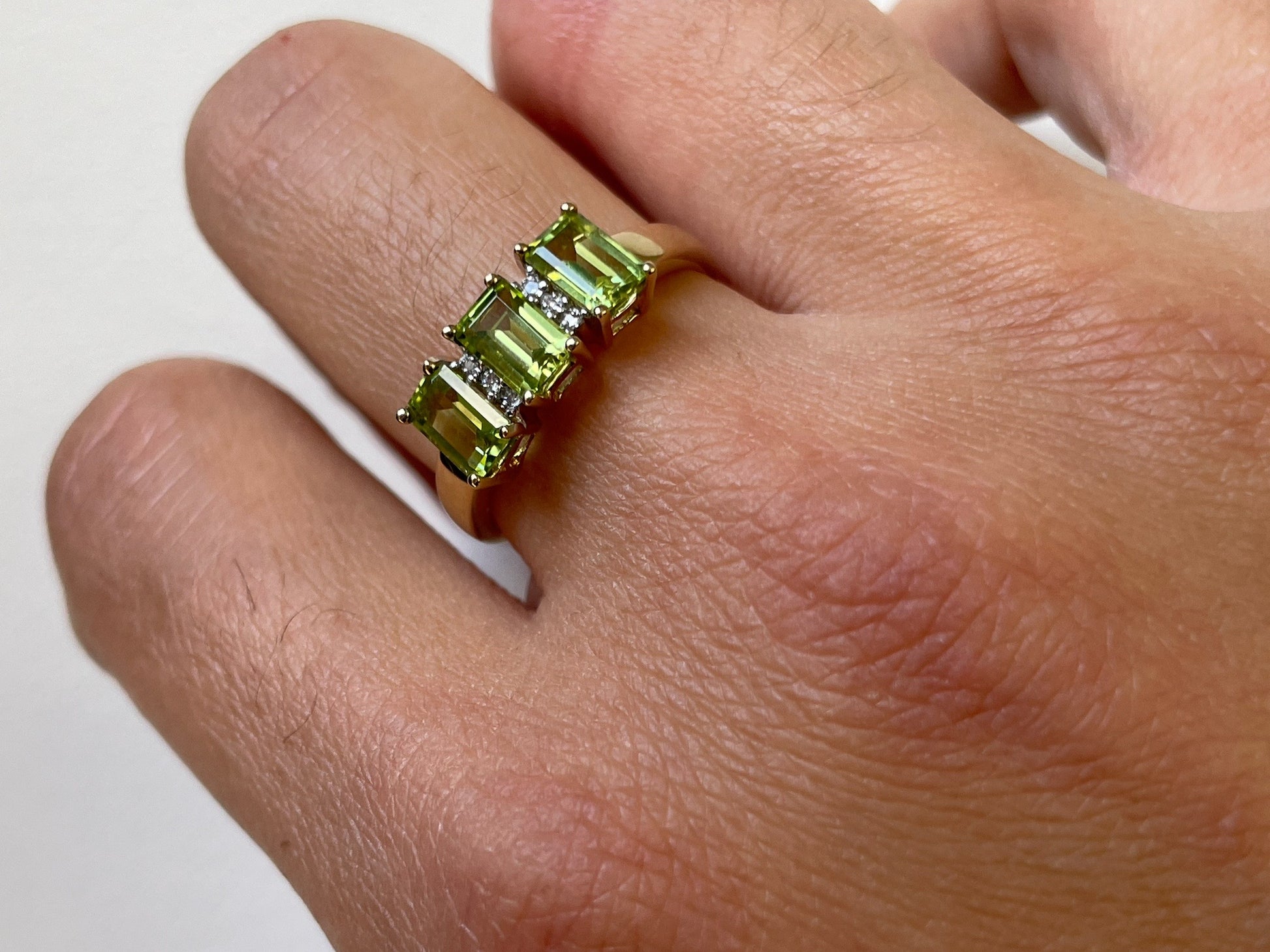 Diamond and peridot 9ct gold ring - The Goldfinch Collection