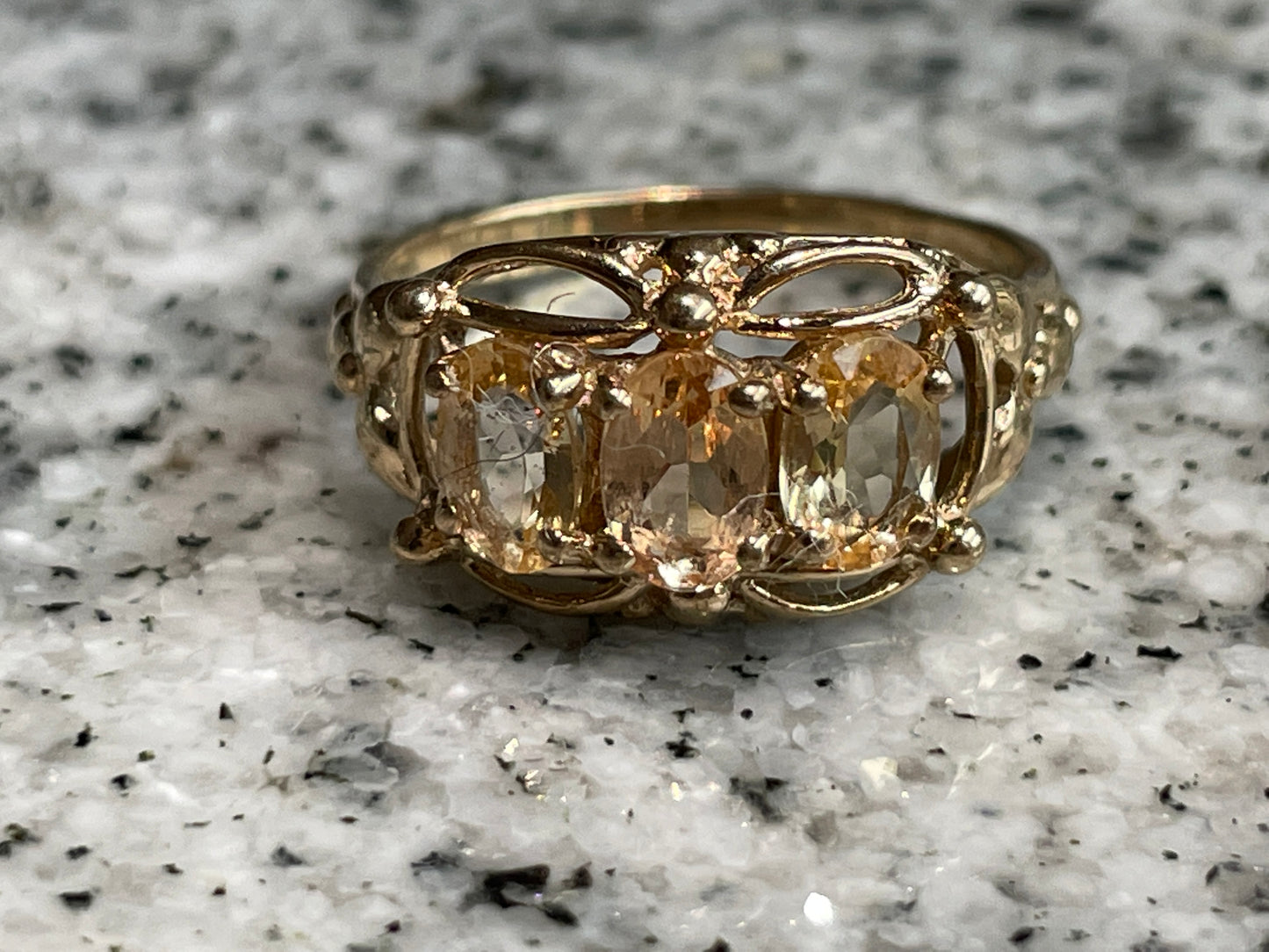 Citring Cocktail ring in 9ct yellow gold - The Goldfinch Collection