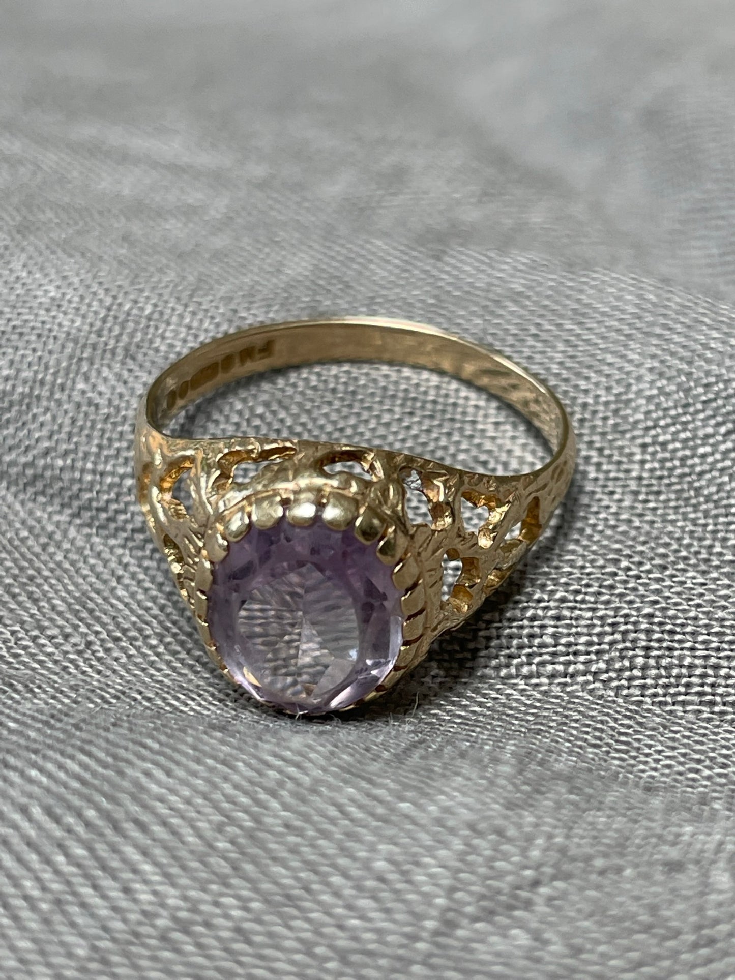 Vintage 9ct yellow gold with amethyst - The Goldfinch Collection