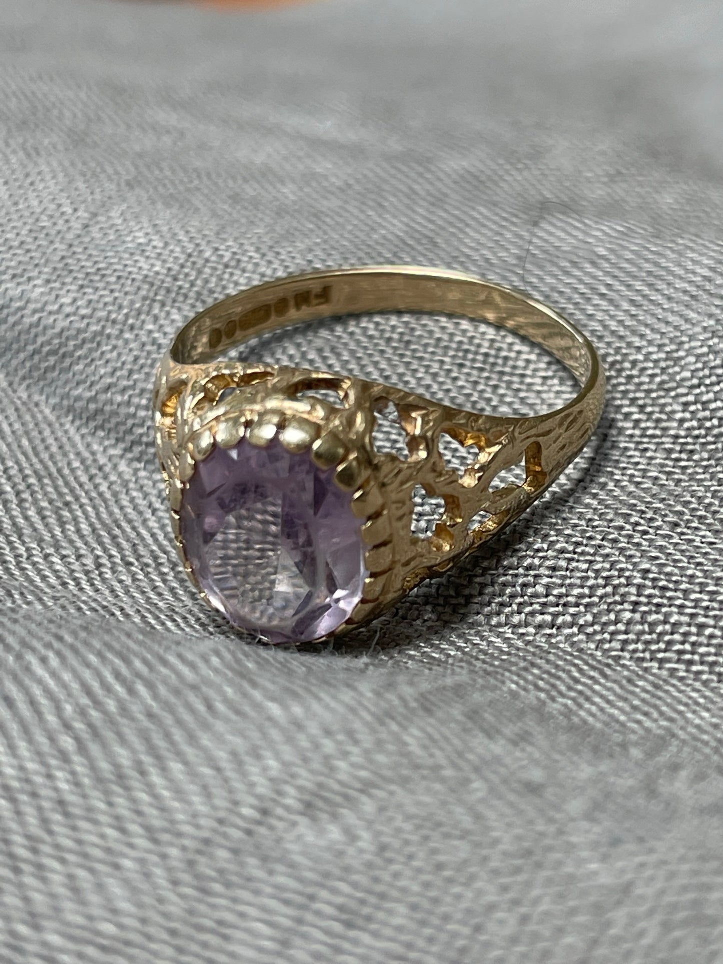 Vintage 9ct yellow gold with amethyst - The Goldfinch Collection