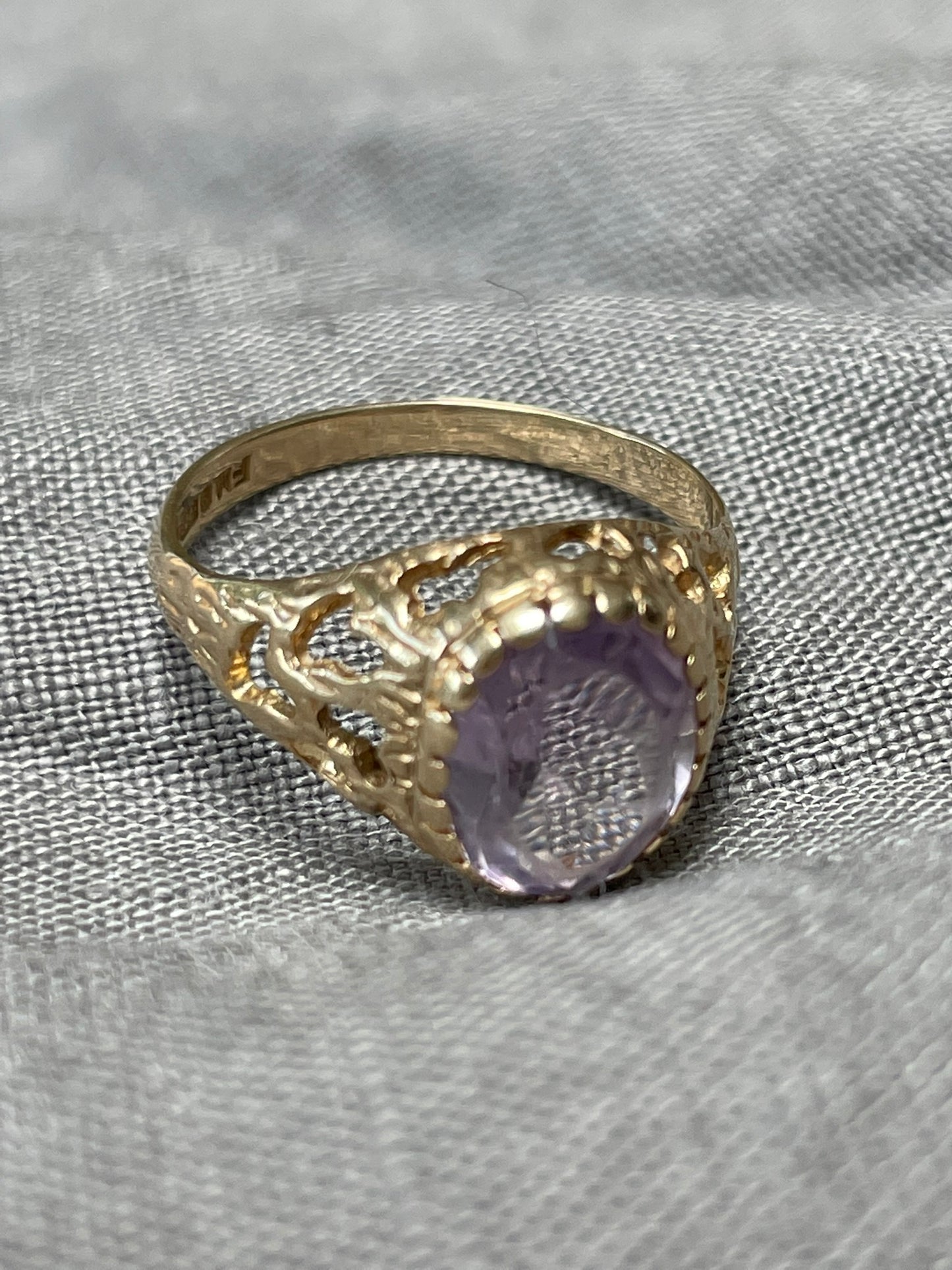 Vintage 9ct yellow gold with amethyst - The Goldfinch Collection