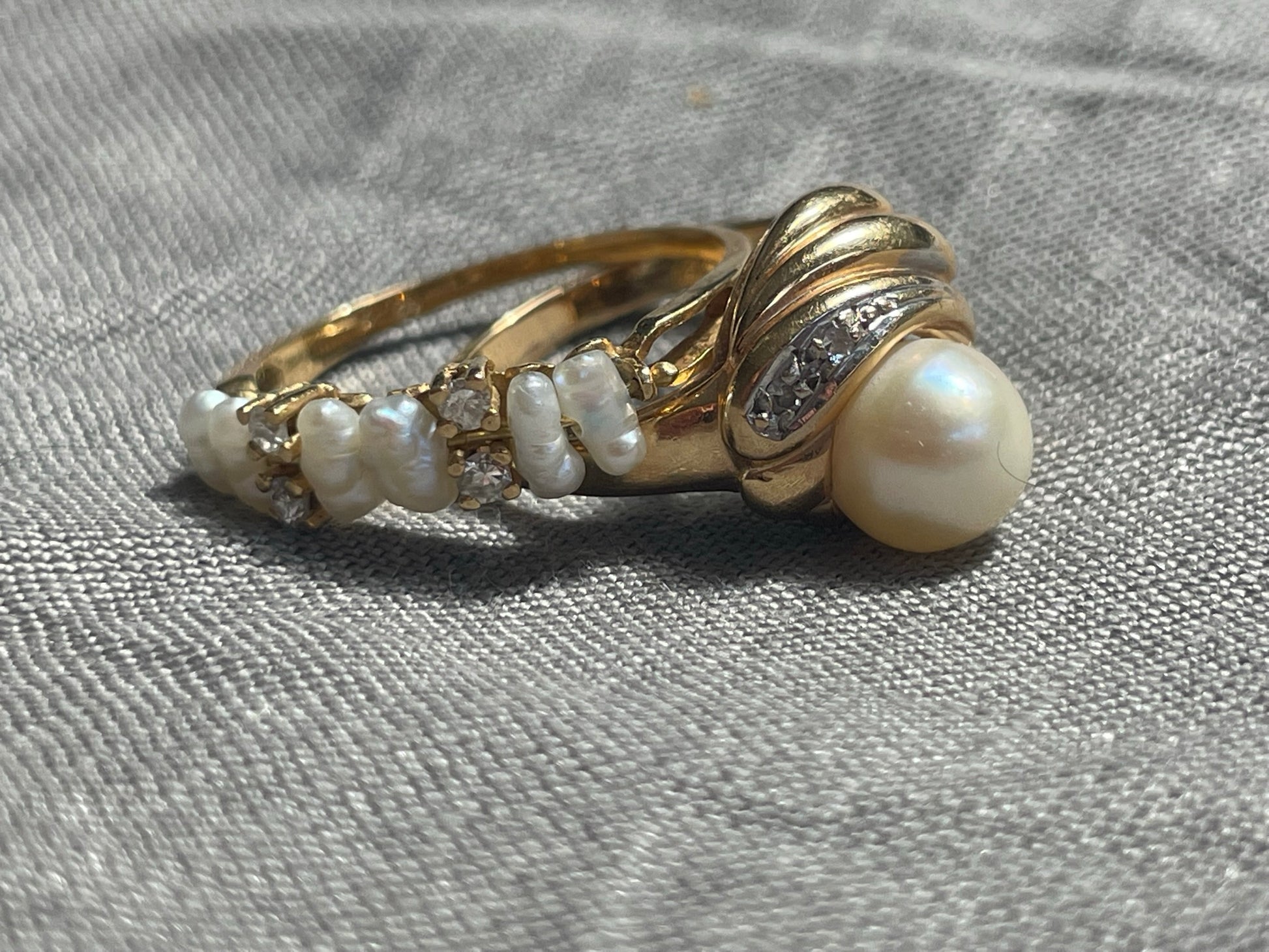 18ct yellow gold ring  with pearl - The Goldfinch Collection