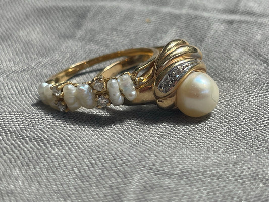 18ct yellow gold ring  with pearl - The Goldfinch Collection