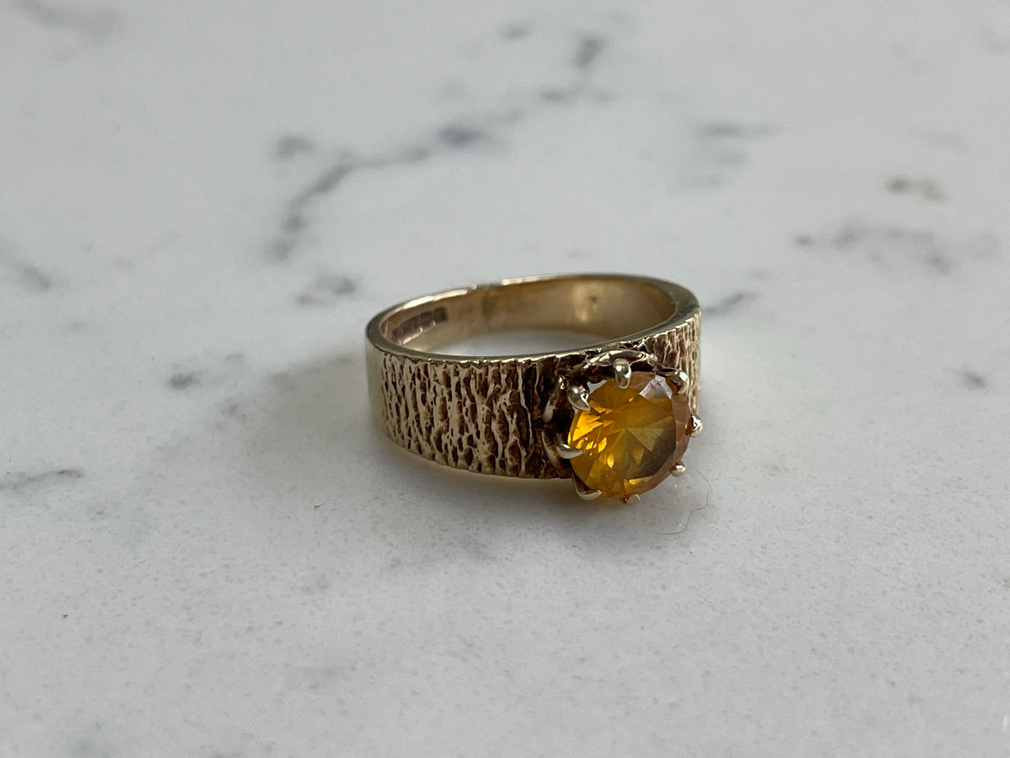 1970s 9ct yellow gold ring with citrine centrepiece - The Goldfinch Collection