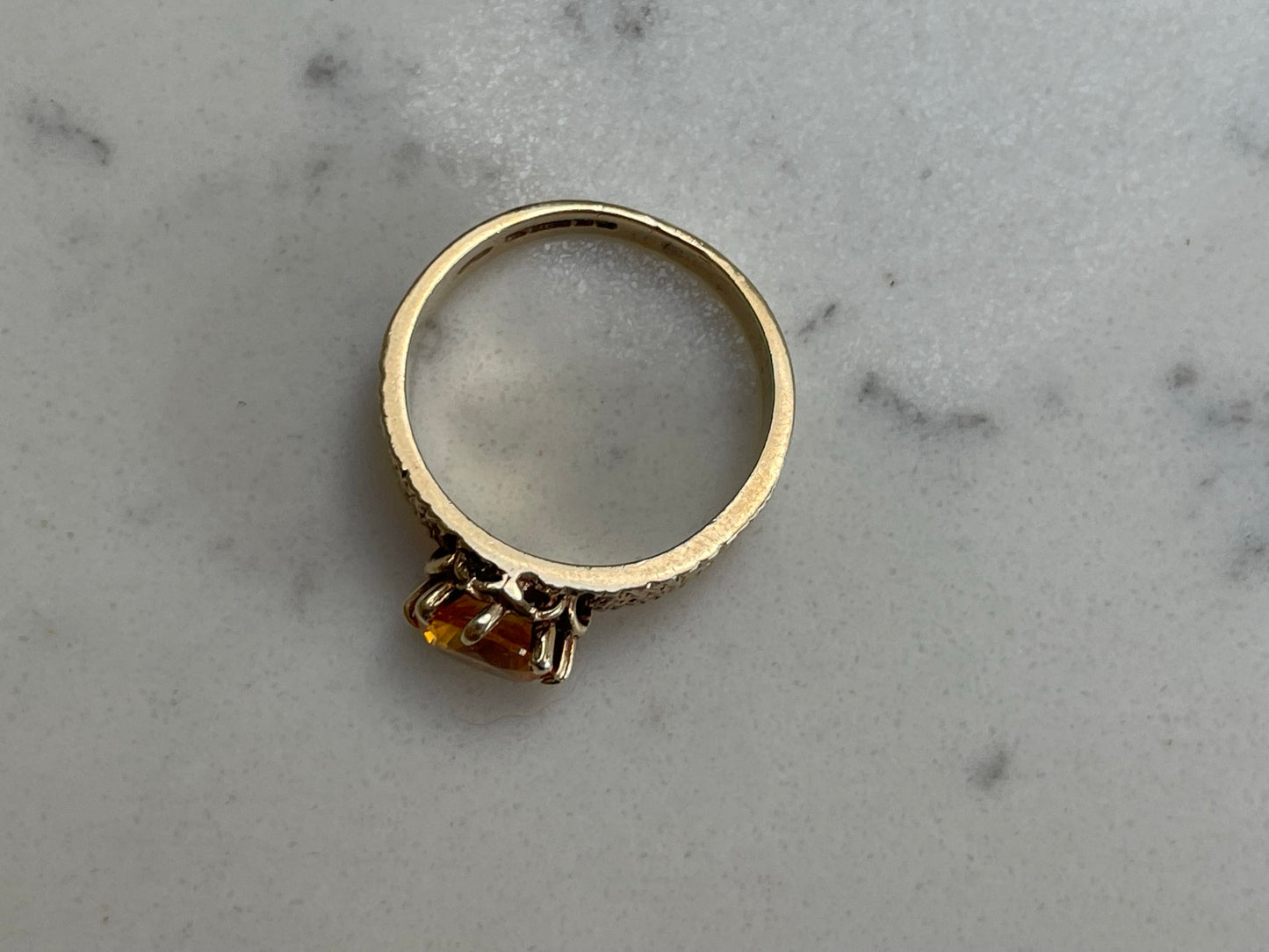 1970s 9ct yellow gold ring with citrine centrepiece - The Goldfinch Collection