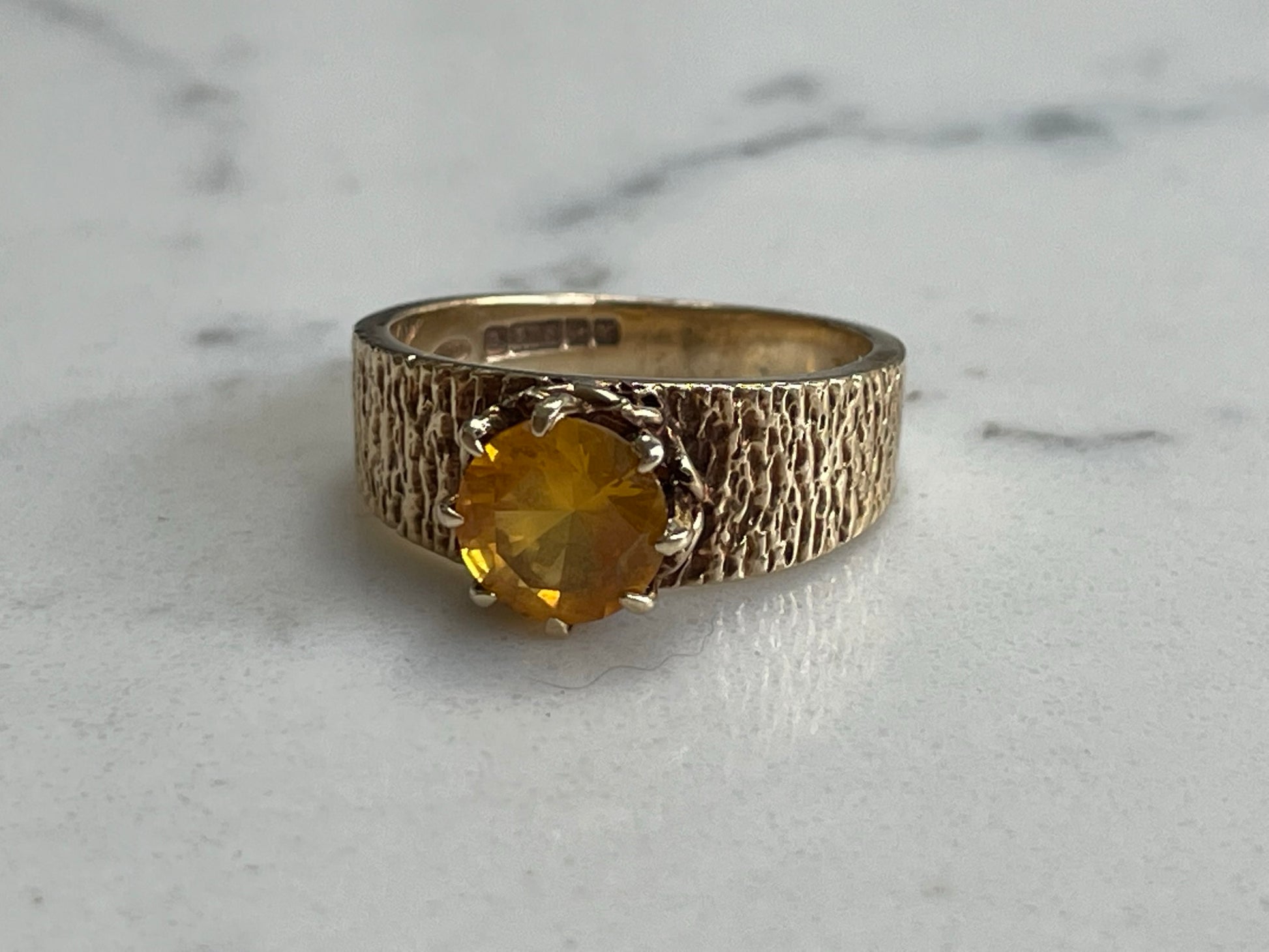 1970s 9ct yellow gold ring with citrine centrepiece - The Goldfinch Collection