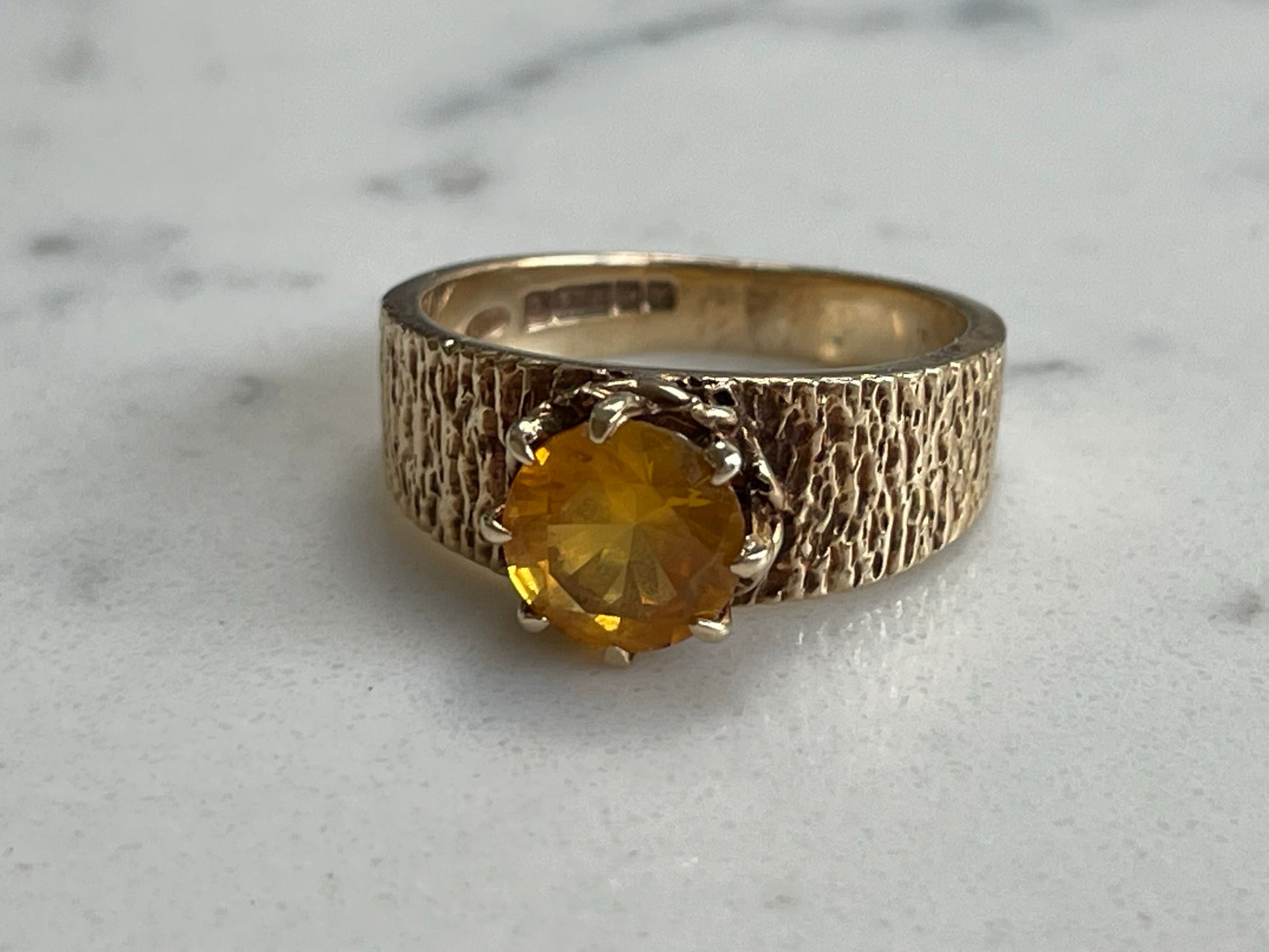 1970s 9ct yellow gold ring with citrine centrepiece - The Goldfinch Collection