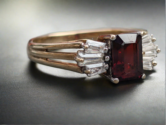 9ct gold red garnet gold ring - The Goldfinch Collection