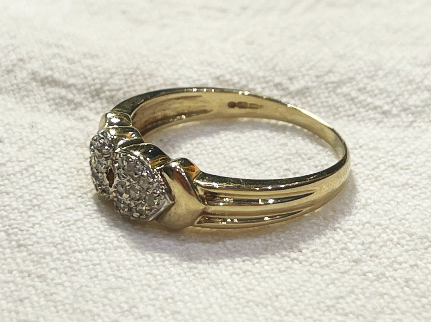 9ct yellow gold with natural diamond in heart details - The Goldfinch Collection