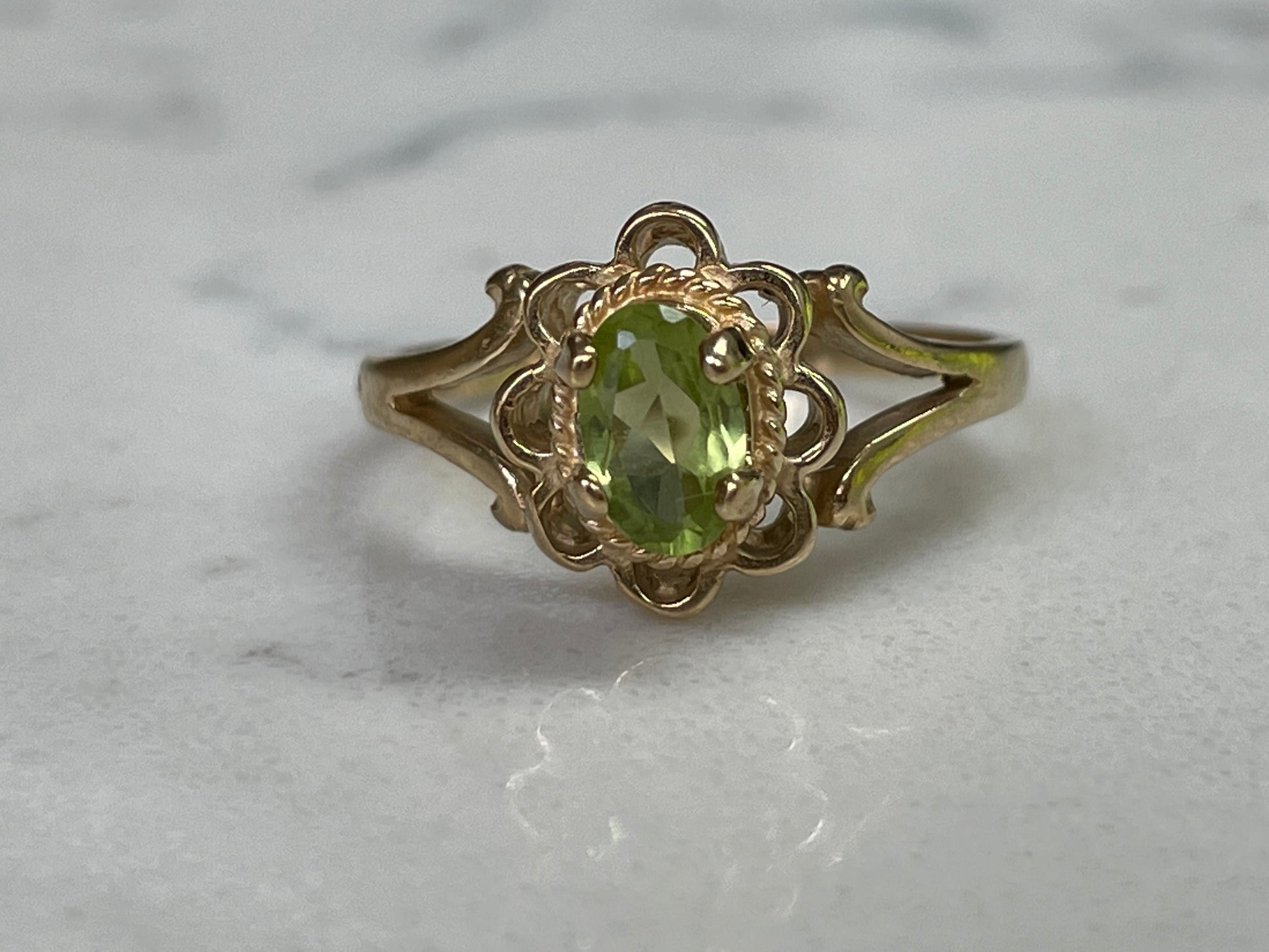 9ct yellow gold oval peridot ring - The Goldfinch Collection