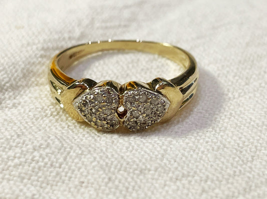 9ct yellow gold with natural diamond in heart details - The Goldfinch Collection