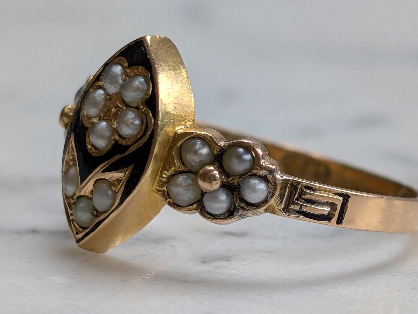 15ct yellow gold Victorian seed pearl ring