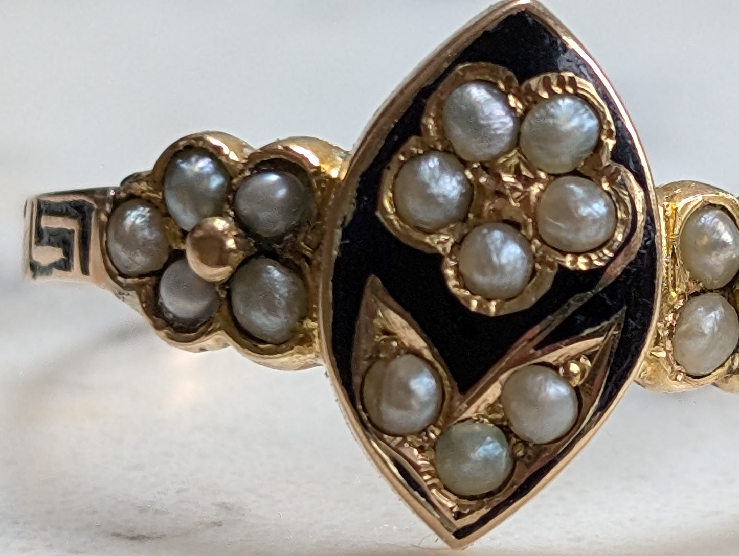 15ct yellow gold Victorian seed pearl ring