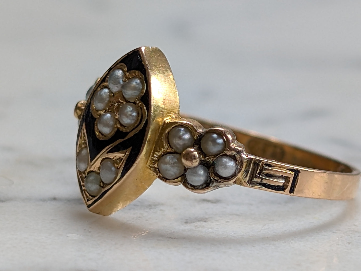 15ct yellow gold Victorian seed pearl ring