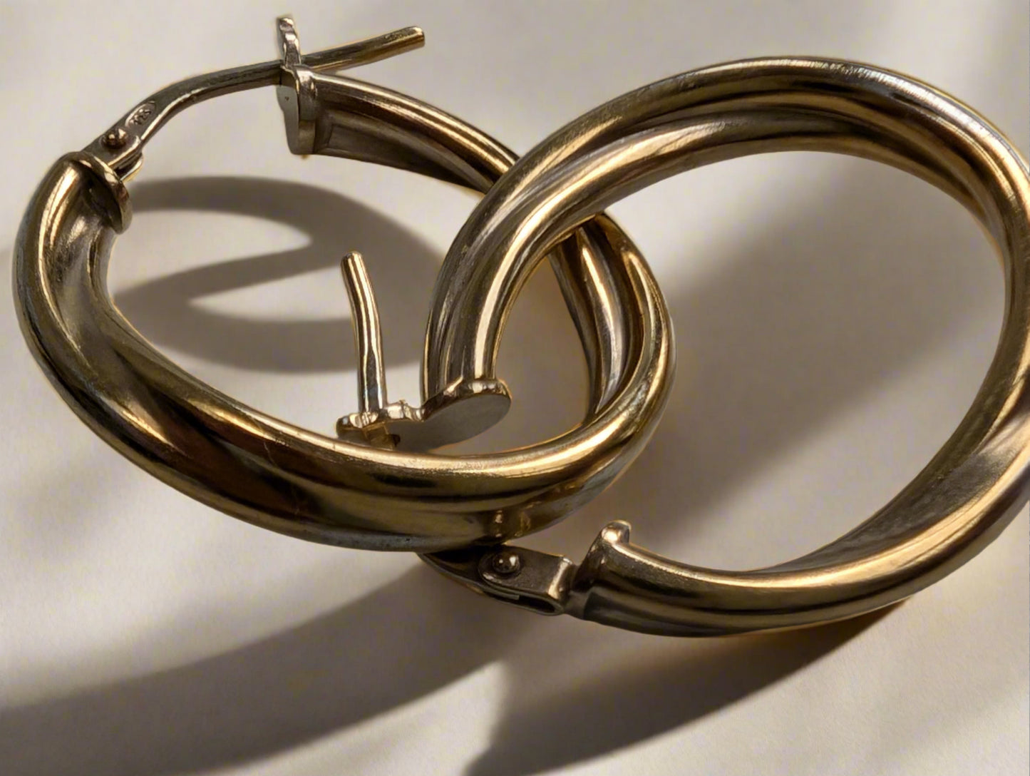 9ct Yellow Gold Curved Hoop Earrings - The Goldfinch Collection